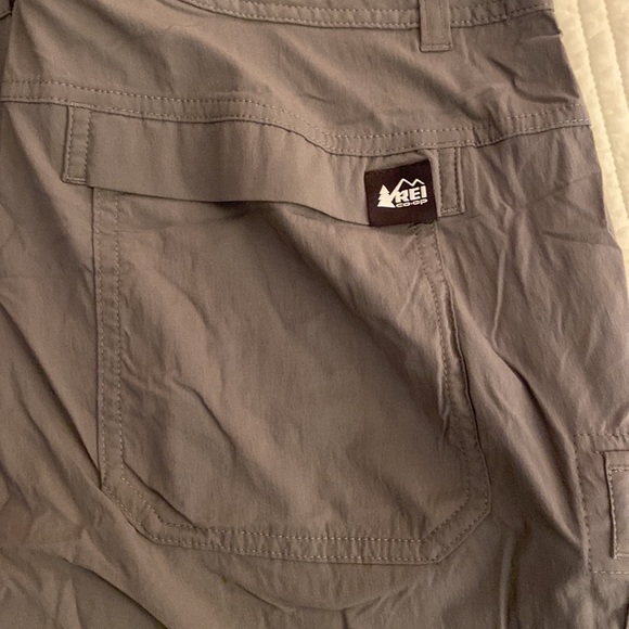 Like New REI WOMENS hiking pants - Picture 2 of 7
